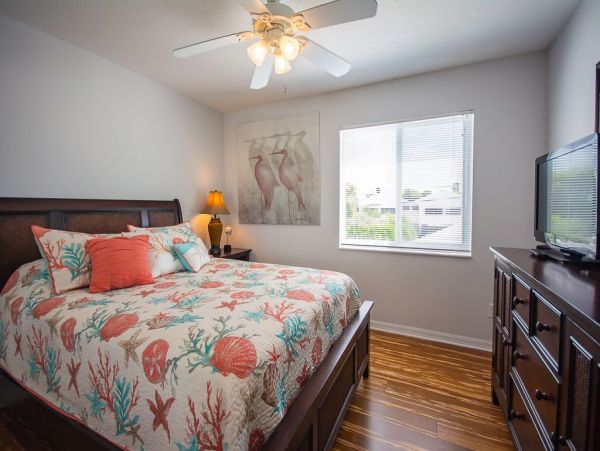 Canal Front 3 Bedroom Home Sleeps 8 Guests Key Colony Beach
