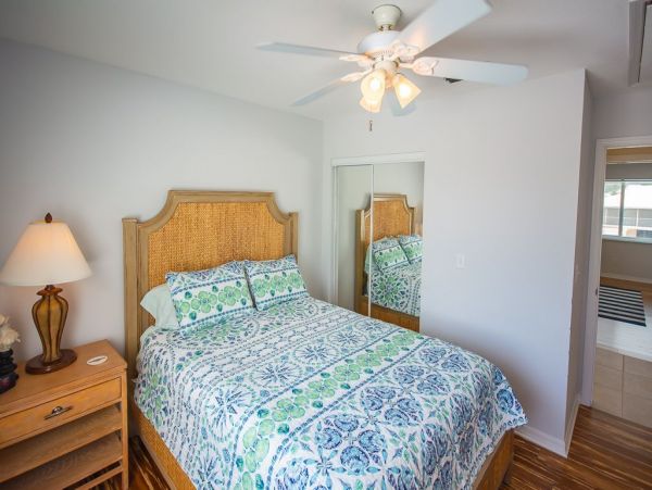 Canal Front 3 Bedroom Home Sleeps 8 Guests Key Colony Beach