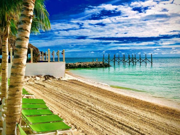 Canal Front 3 Bedroom Home Sleeps 8 Guests Key Colony Beach