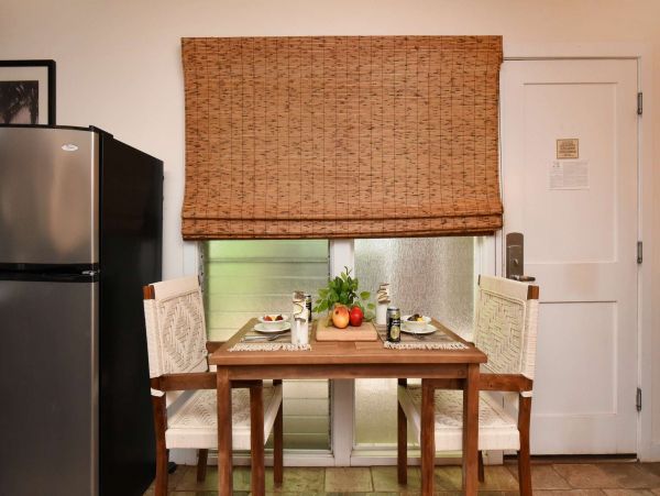 Lahaina Vacation Condo Sleeps 6 Guests Short Walk to Beach