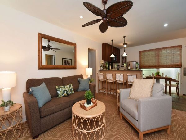 Lahaina Vacation Condo Sleeps 6 Guests Short Walk to Beach