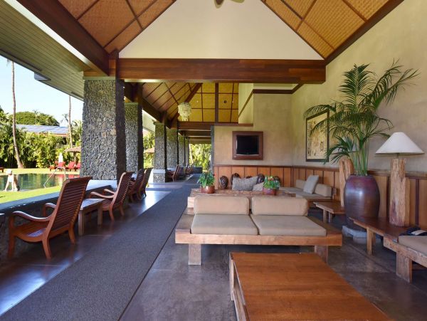 Lahaina Vacation Condo Sleeps 6 Guests Short Walk to Beach