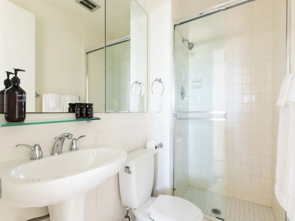 Luxury La Jolla Vacation Condo Sleeps 6 Guests Walk to Beach