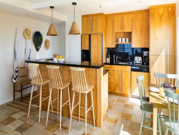 Luxury La Jolla Vacation Condo Sleeps 6 Guests Walk to Beach