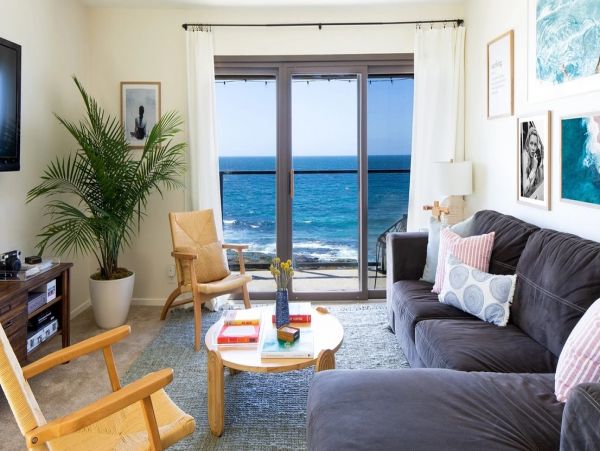 Luxury La Jolla Vacation Condo Sleeps 6 Guests Walk to Beach