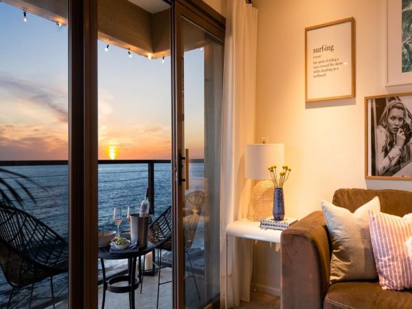 Luxury La Jolla Vacation Condo Sleeps 6 Guests Walk to Beach