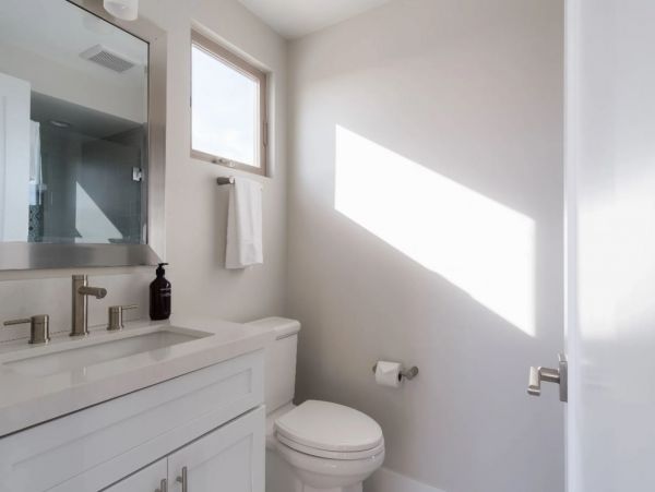 Four Bedrooms Plus Den Vacation Home in Pacific Beach