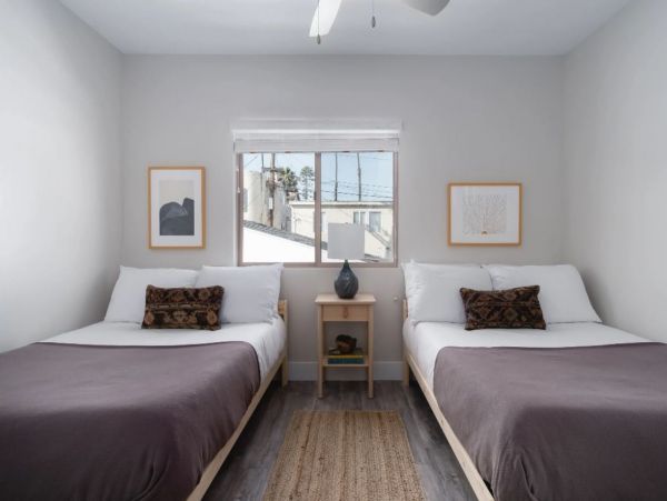 Four Bedrooms Plus Den Vacation Home in Pacific Beach