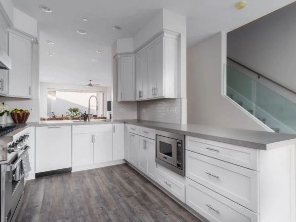 Four Bedrooms Plus Den Vacation Home in Pacific Beach