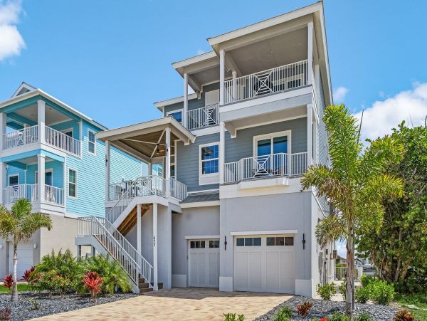 Luxury Canal-Front Home with Heated Pool & Beach Access - Perfect Getaway in Fort Myers