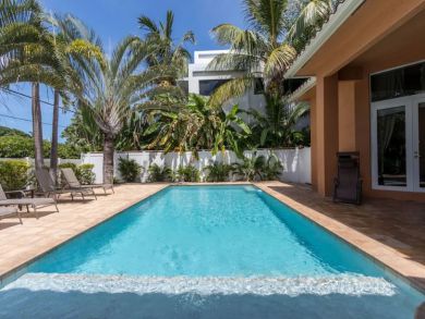 Pompano Beach Vacation Home Sleeps 12 Guests