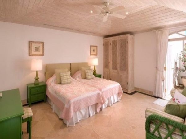 Barbados Condo 947758