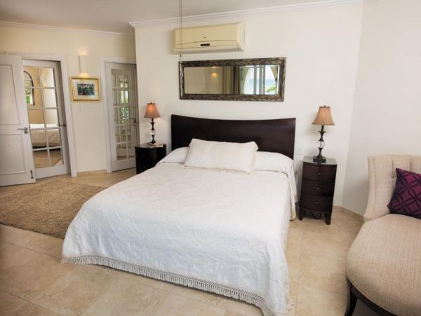 Barbados Condo 947773