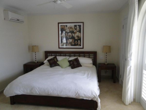 Barbados Condo 947781