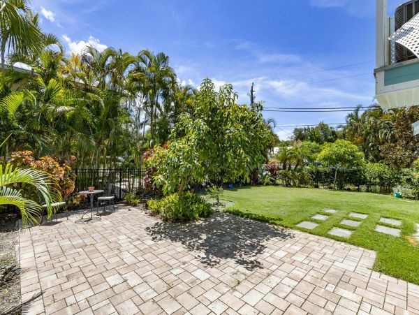 Siesta Key Luxury Vacation Pool Home Sleeps Six