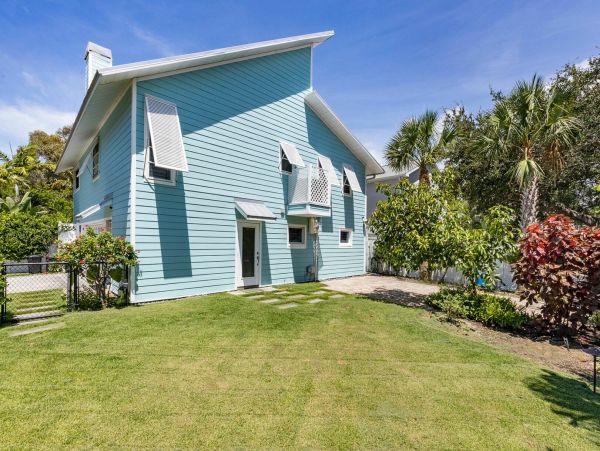 Siesta Key Luxury Vacation Pool Home Sleeps Six