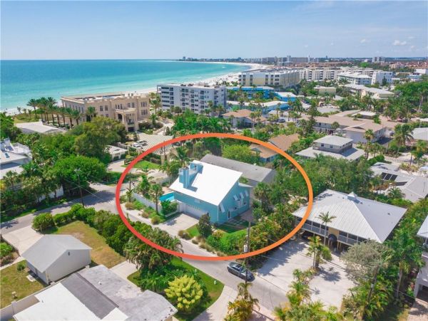 Siesta Key Luxury Vacation Pool Home Sleeps Six