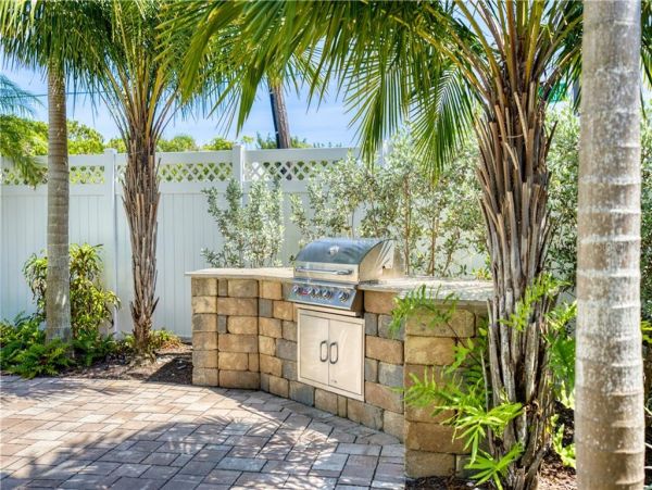 Siesta Key Luxury Vacation Pool Home Sleeps Six