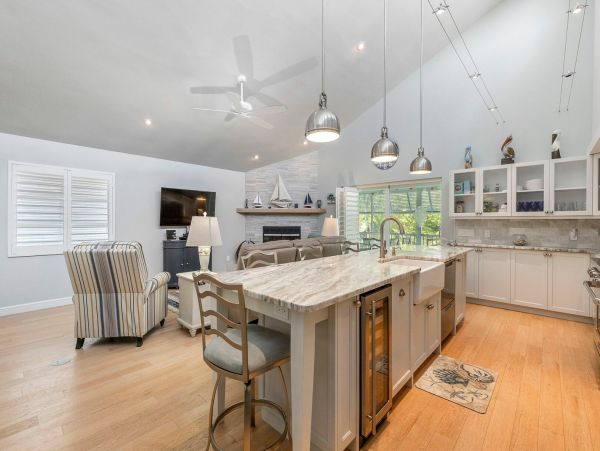 Siesta Key Luxury Vacation Pool Home Sleeps Six
