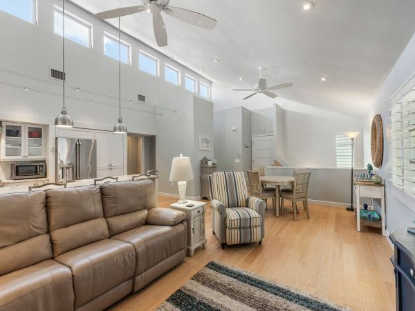 Siesta Key Luxury Vacation Pool Home Sleeps Six