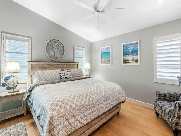 Siesta Key Luxury Vacation Pool Home Sleeps Six