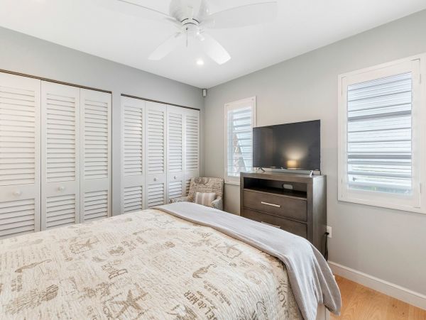 Siesta Key Luxury Vacation Pool Home Sleeps Six