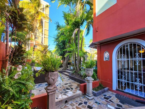 Luxurious Mediterranean-Style Villa in San Juan - 6-Bedrooms, Private Pool