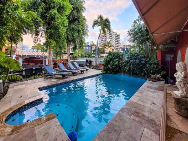 Luxurious Mediterranean-Style Villa in San Juan - 6-Bedrooms, Private Pool
