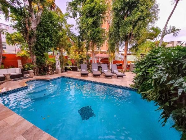 Luxurious Mediterranean-Style Villa in San Juan - 6-Bedrooms, Private Pool