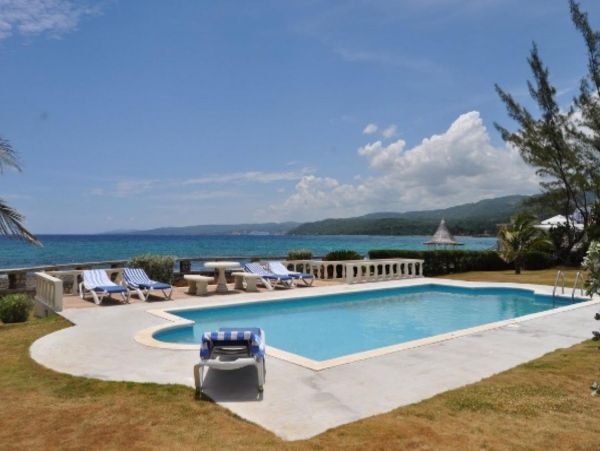 Jamaica Staffed Vacation Villa Ocean Pool