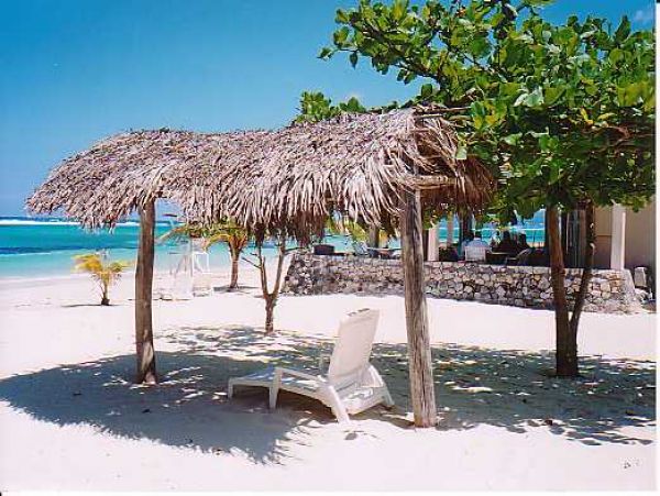 Jamaica Staffed Vacation Villa Ocean Pool
