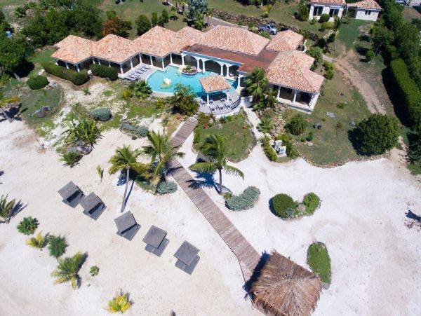 St Martin Villas Luxury Vacation Rental with Private Beach in Terres Basses