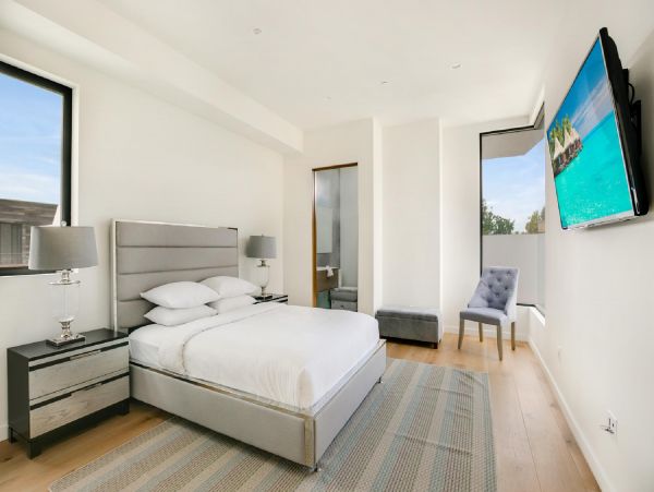 Los Angeles Home 948404