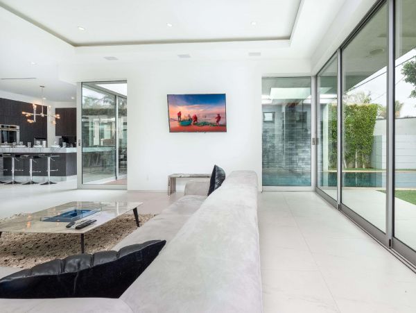 Los Angeles Home 948412