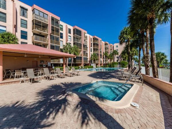 Marco Island Vacation Condo Sleeps 4 Guests Communal Pool