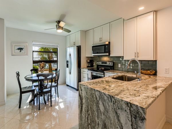 Marco Island Vacation Condo Sleeps 4 Guests Communal Pool