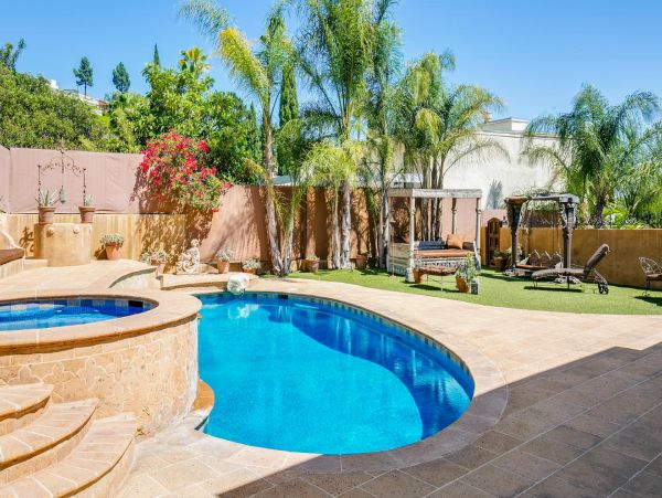 Los Angeles Home 948500