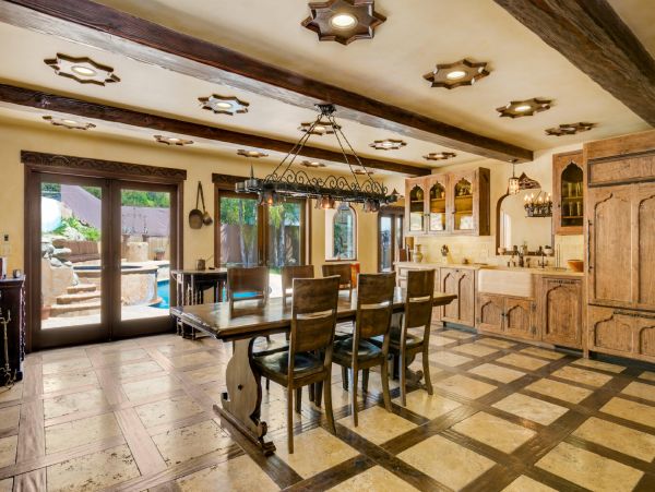 Los Angeles Home 948500