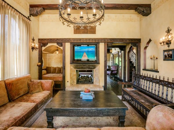 Los Angeles Home 948500