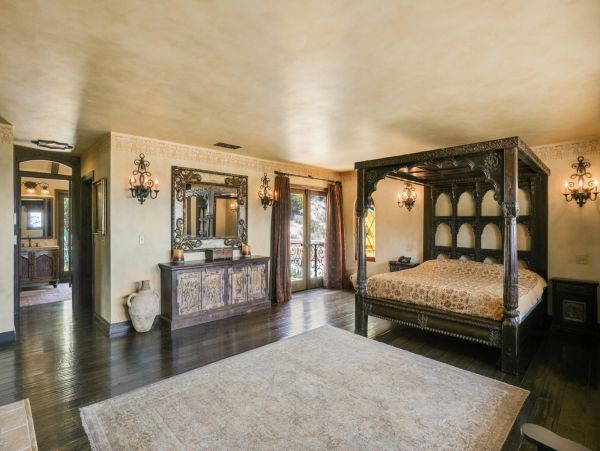Los Angeles Home 948500