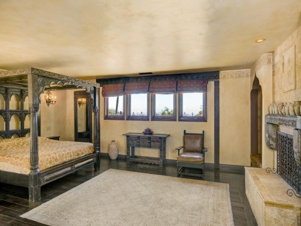 Los Angeles Home 948500