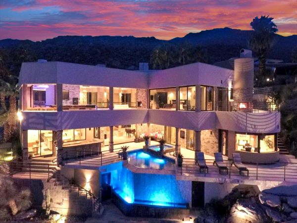 Palm Springs Home 948511