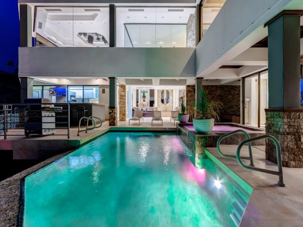 Palm Springs Home 948511