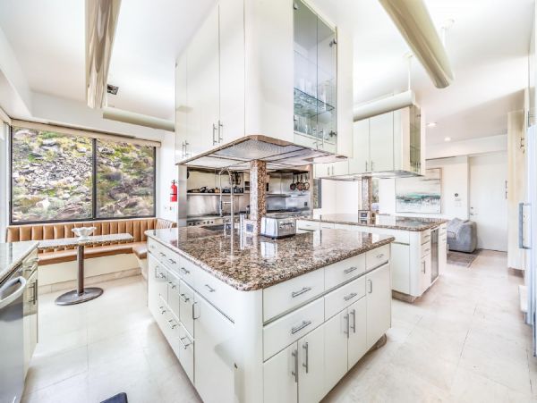 Palm Springs Home 948511