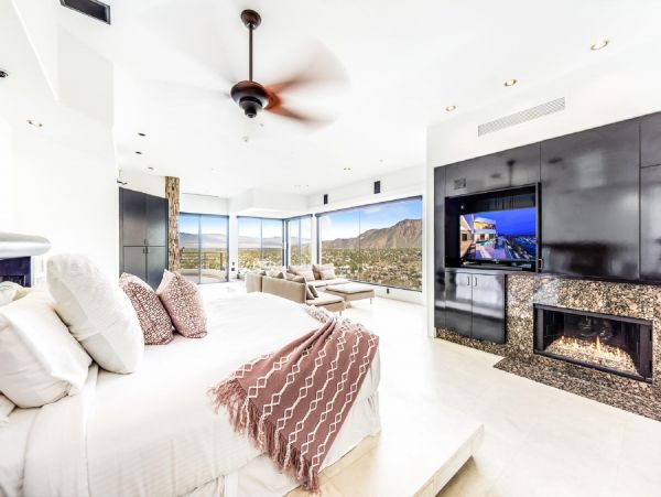 Palm Springs Home 948511