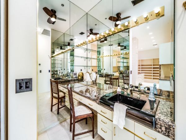 Palm Springs Home 948511