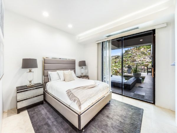Palm Springs Home 948511