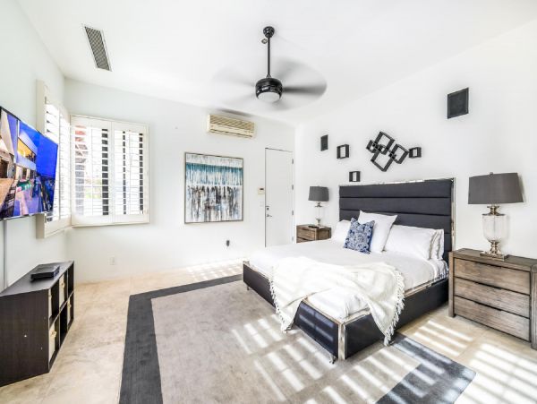 Palm Springs Home 948511