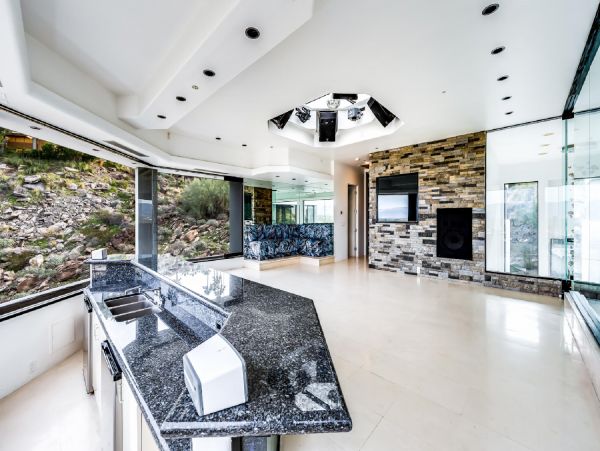 Palm Springs Home 948511