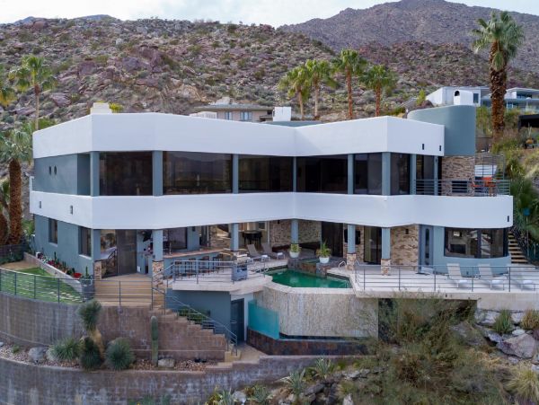 Palm Springs Home 948511